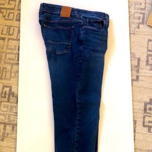 Men’s Tommy Bahama dark denim jeans